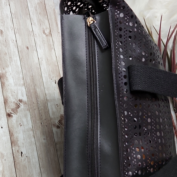 Fashion Tote, Black fashion Beach Tote, insulated bottom section, size Lg - Picture 3 of 7